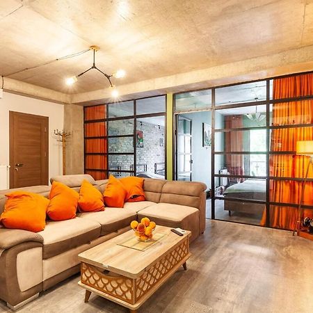 Veli Group Apartment Near White Bridge ° Koetaisi Buitenkant foto