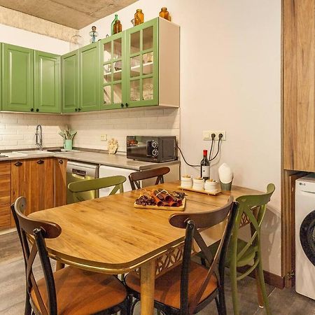 Veli Group Apartment Near White Bridge ° Koetaisi Buitenkant foto