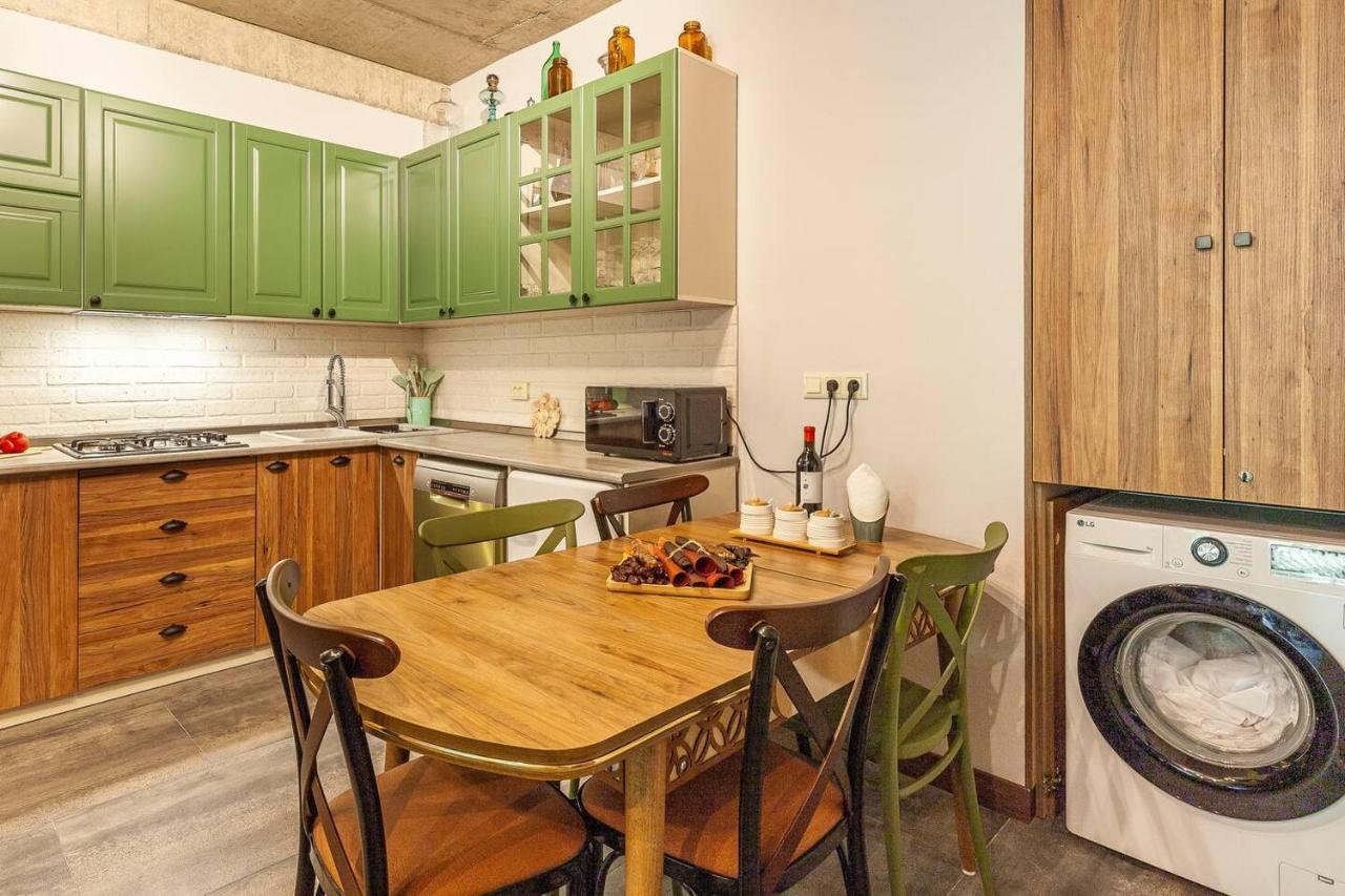 Veli Group Apartment Near White Bridge ° Koetaisi Buitenkant foto
