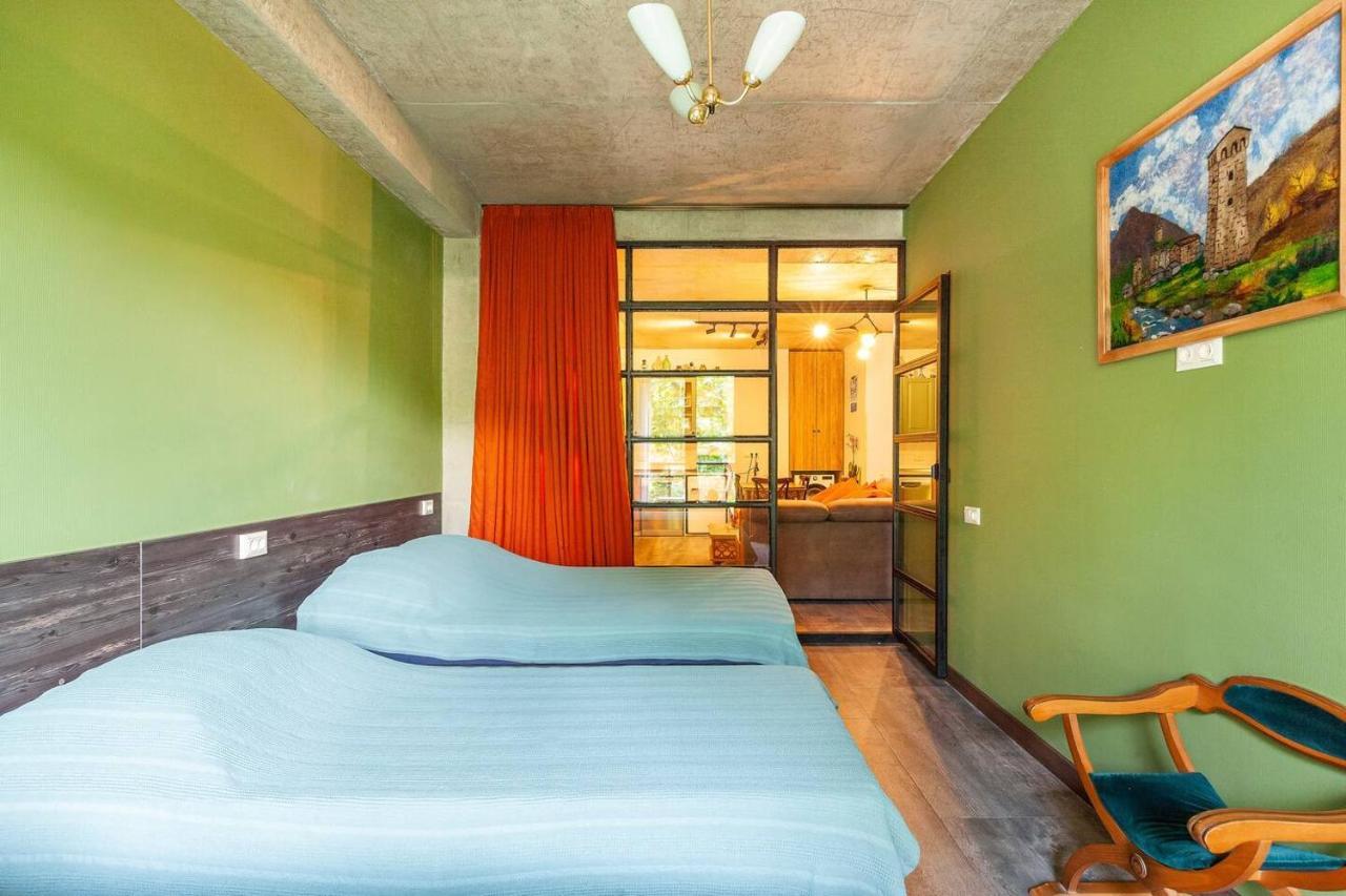 Veli Group Apartment Near White Bridge ° Koetaisi Buitenkant foto